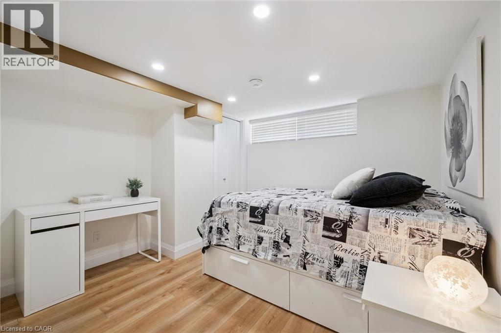 












699 FREDERICK Street

,
Kitchener,




Ontario
N2B2B3

