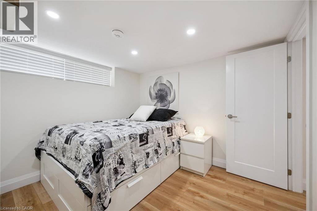 












699 FREDERICK Street

,
Kitchener,




Ontario
N2B2B3

