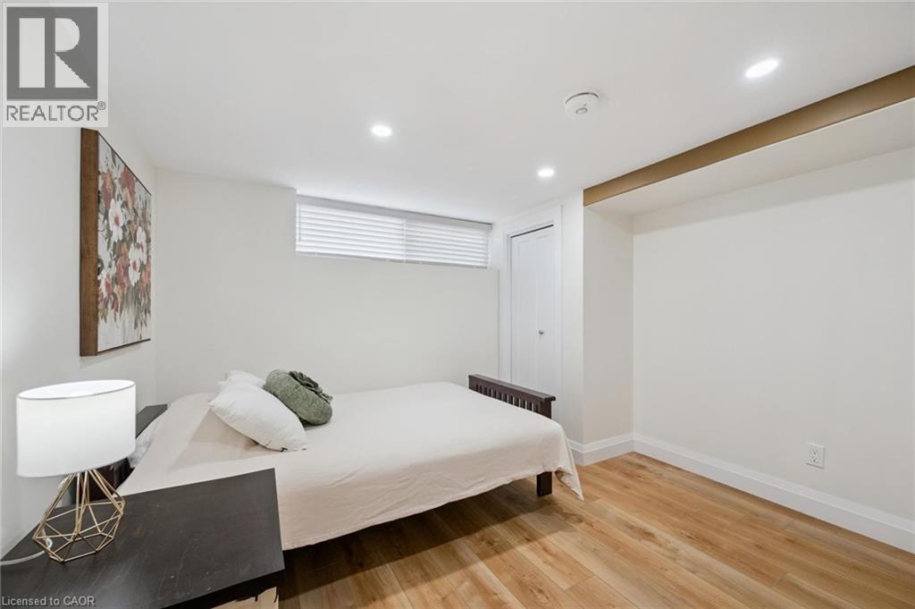 












699 FREDERICK Street

,
Kitchener,




Ontario
N2B2B3

