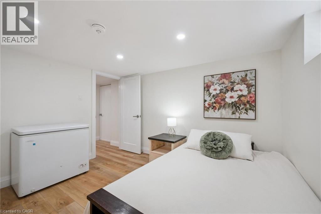 












699 FREDERICK Street

,
Kitchener,




Ontario
N2B2B3

