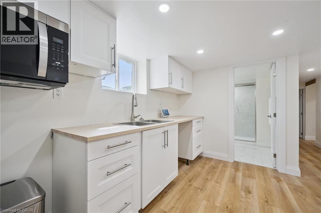 












699 FREDERICK Street

,
Kitchener,




Ontario
N2B2B3

