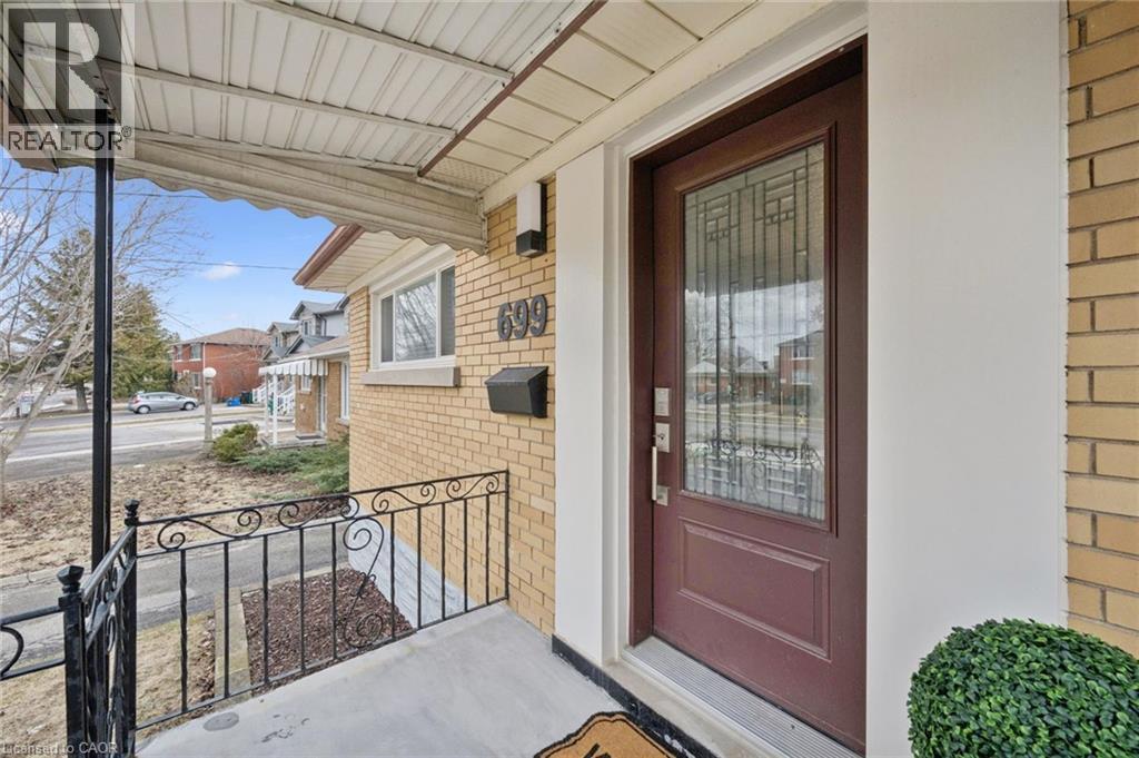 












699 FREDERICK Street

,
Kitchener,




Ontario
N2B2B3

