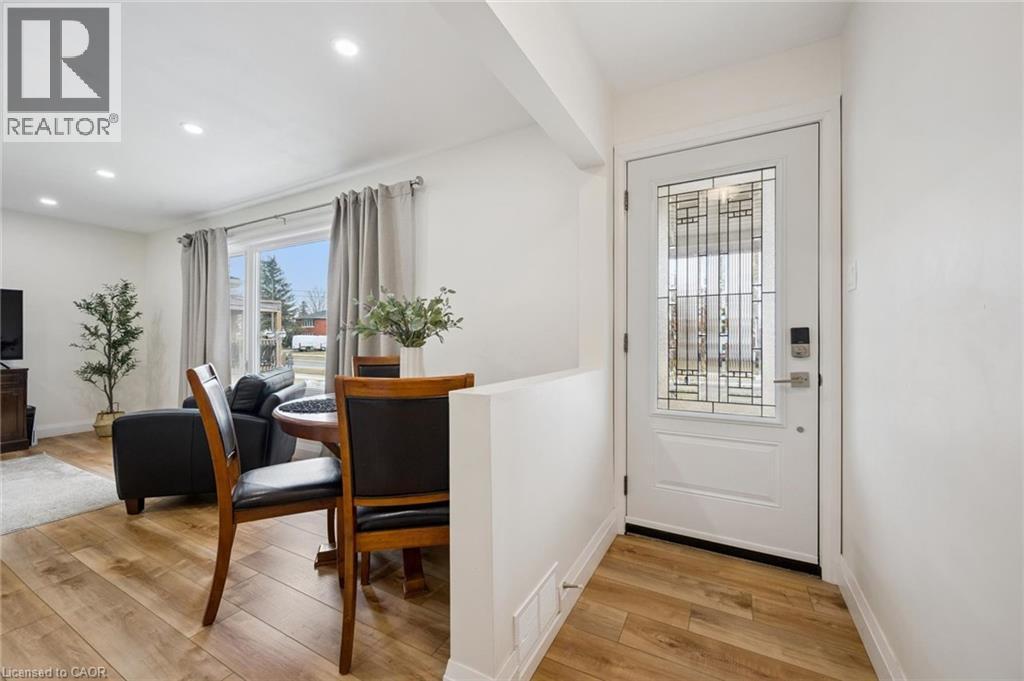 












699 FREDERICK Street

,
Kitchener,




Ontario
N2B2B3

