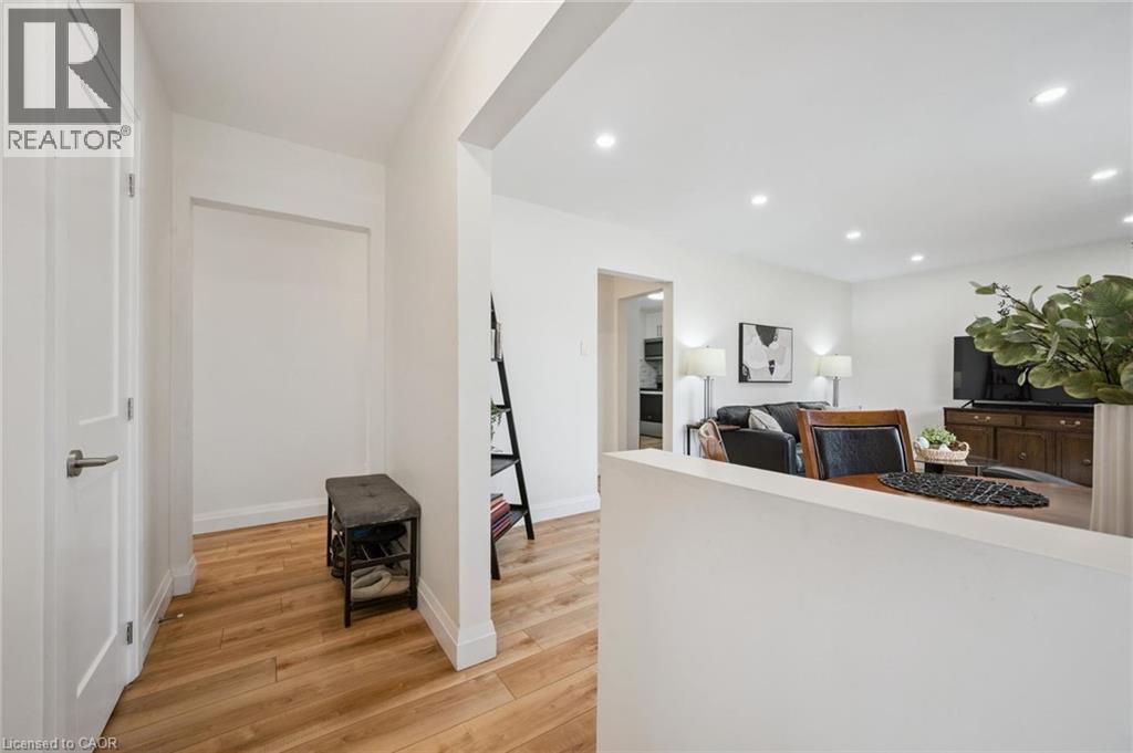 












699 FREDERICK Street

,
Kitchener,




Ontario
N2B2B3

