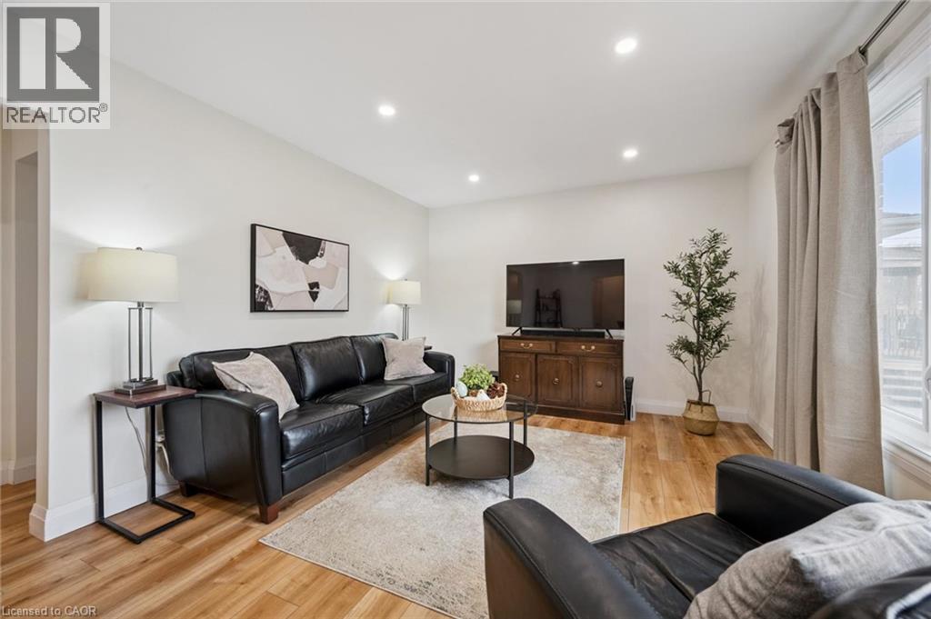 












699 FREDERICK Street

,
Kitchener,




Ontario
N2B2B3

