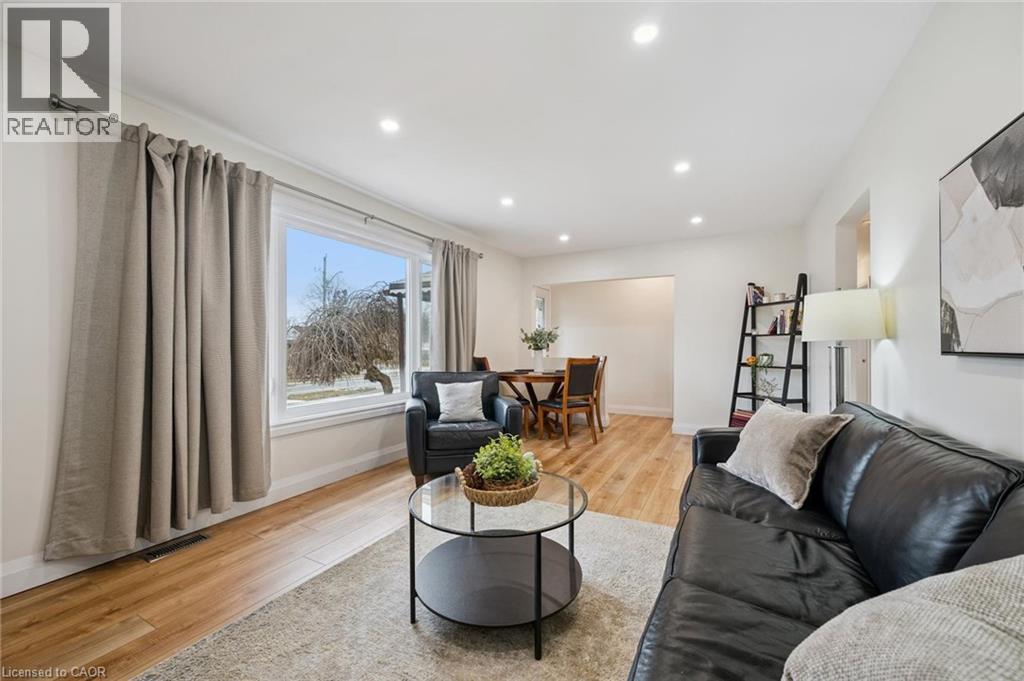 












699 FREDERICK Street

,
Kitchener,




Ontario
N2B2B3

