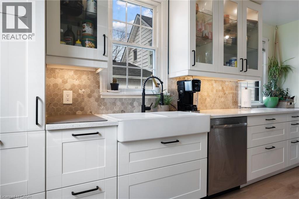 












421 ST ANDREW Street

,
Port Dover,




Ontario
N0A1N0

