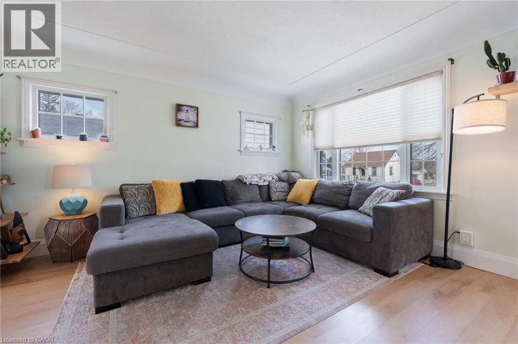 












421 ST ANDREW Street

,
Port Dover,




Ontario
N0A1N0

