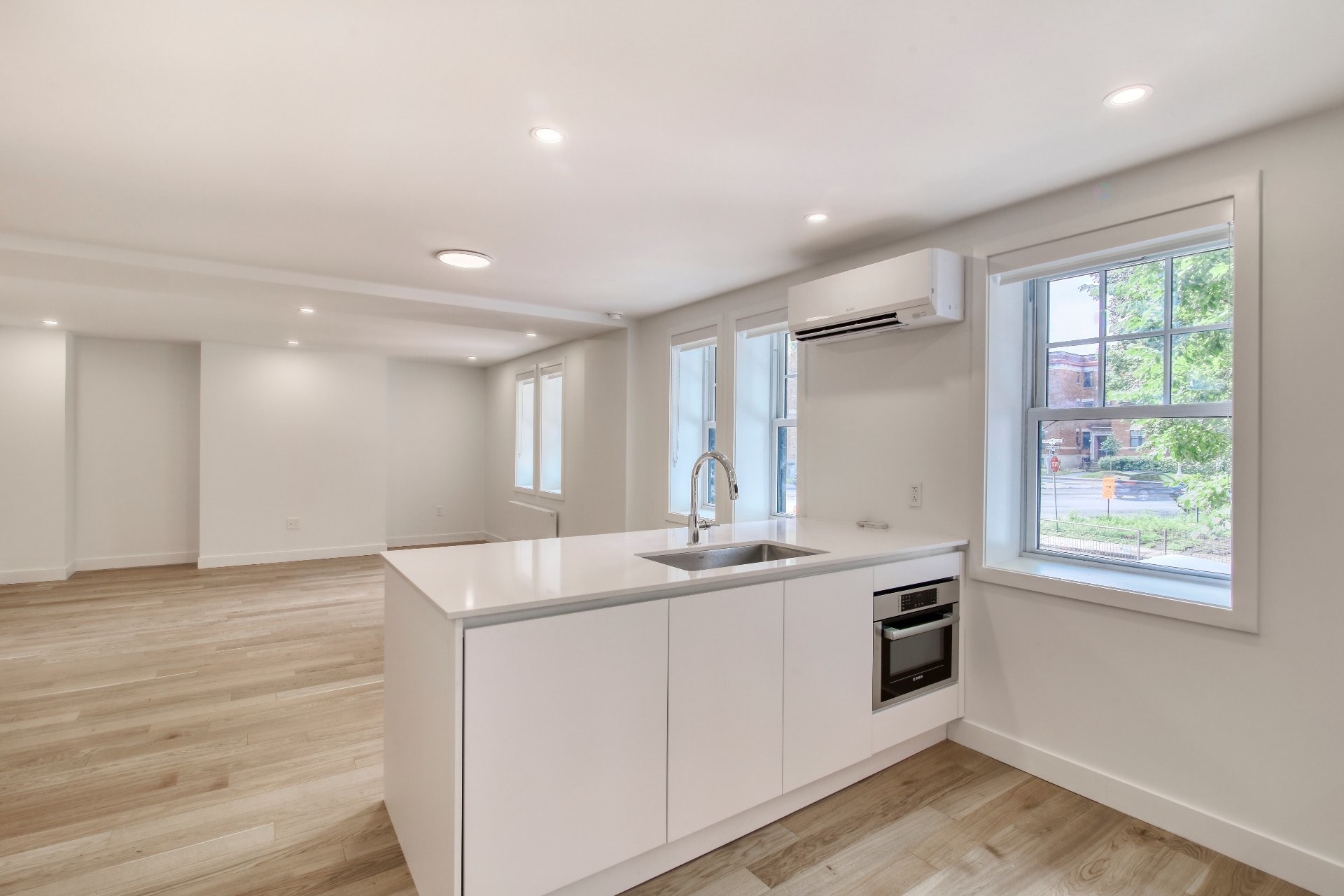 









1


Av. Rosemount

, 23,
Westmount,




QC
H3Y3G6

