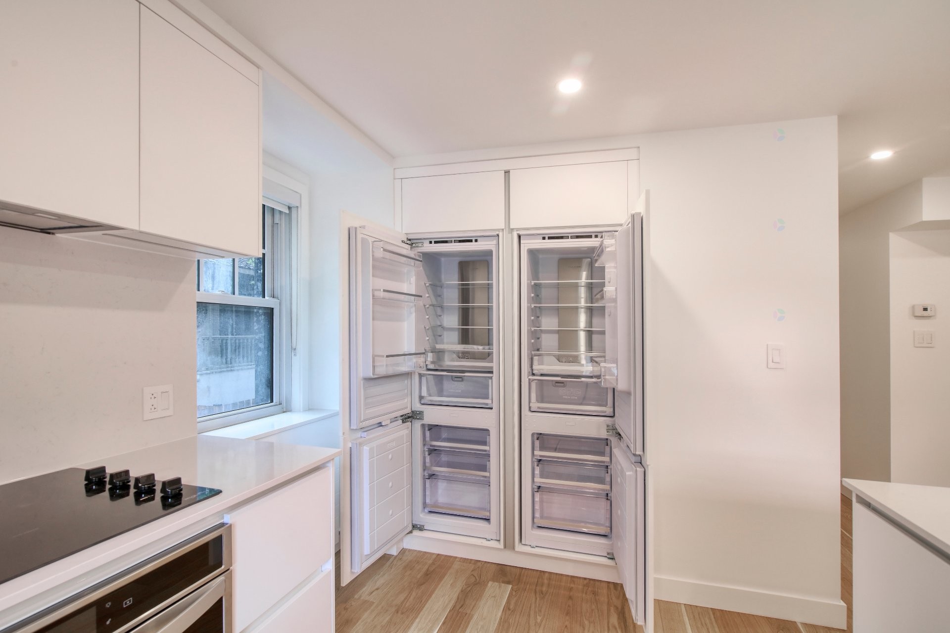 









1


Av. Rosemount

, 23,
Westmount,




QC
H3Y3G6

