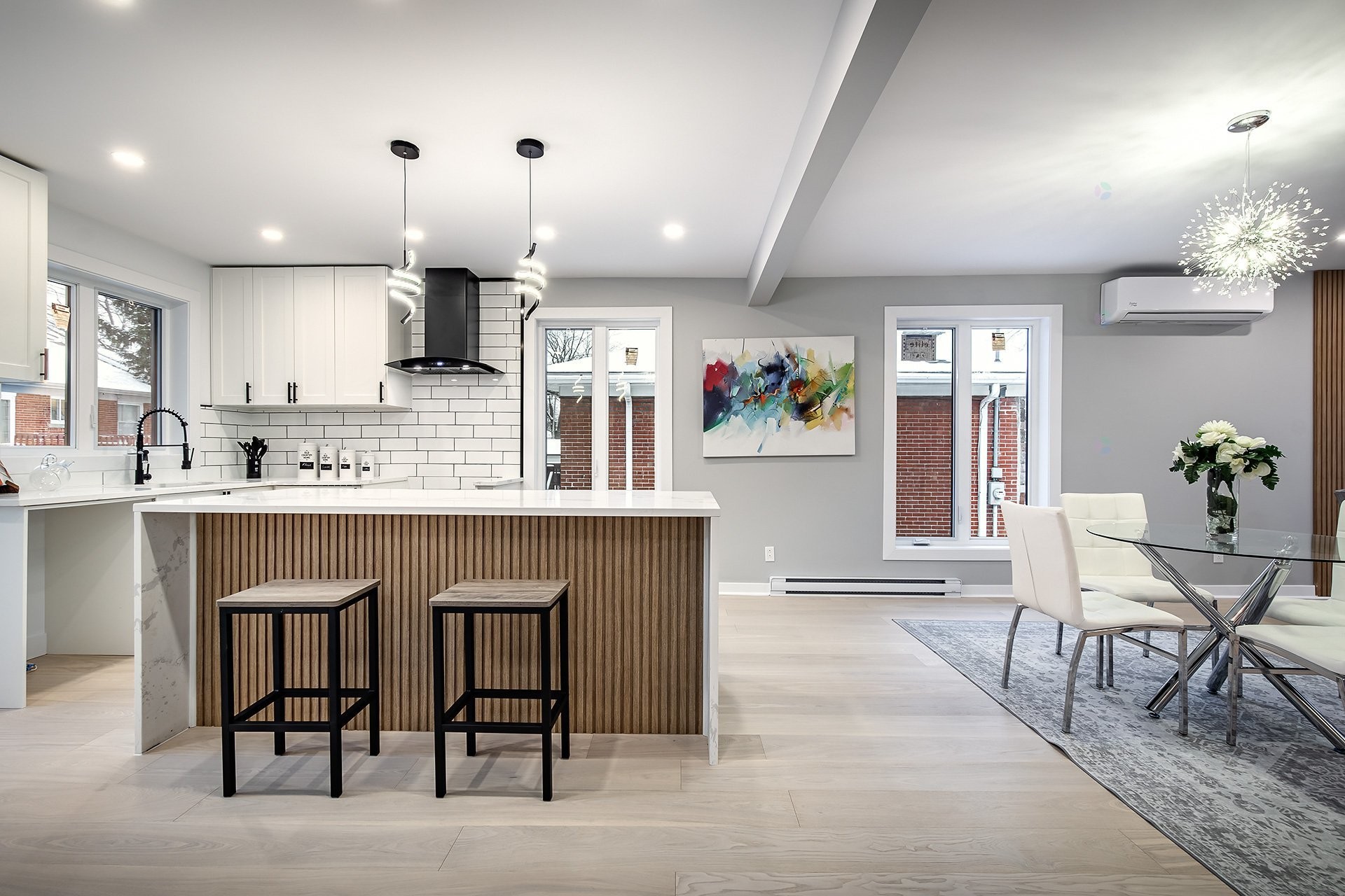 









5757


Av. Davies

,
Côte-Saint-Luc,




QC
H4W2R5

