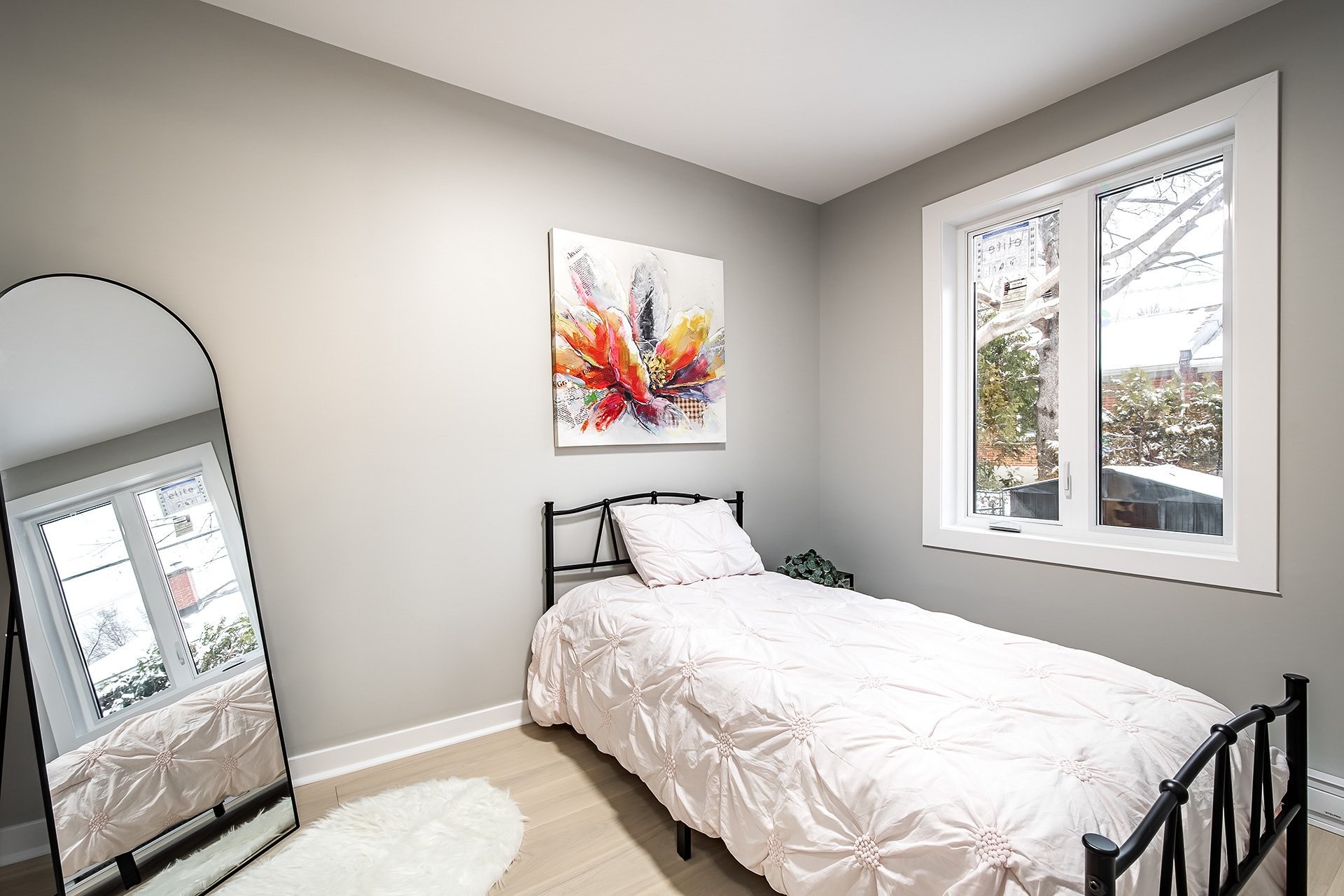 









5757


Av. Davies

,
Côte-Saint-Luc,




QC
H4W2R5

