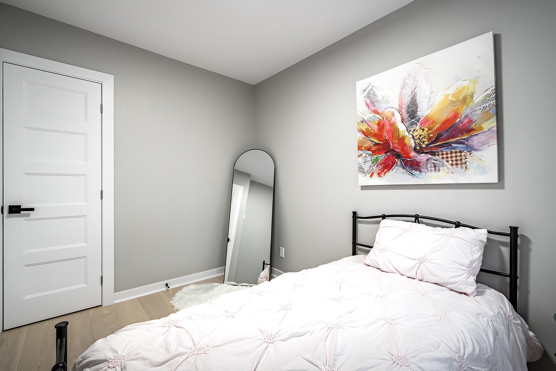 









5757


Av. Davies

,
Côte-Saint-Luc,




QC
H4W2R5

