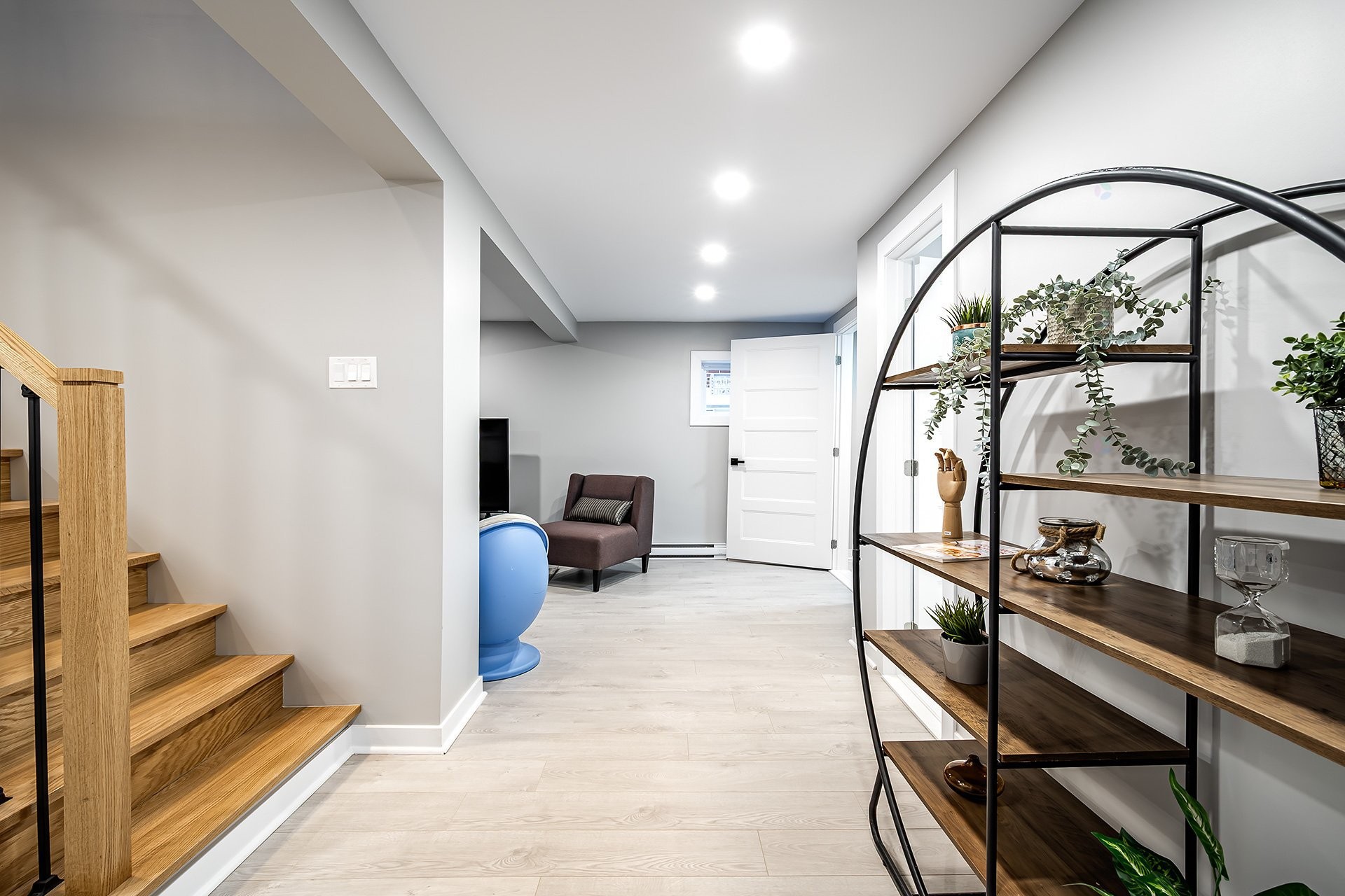 









5757


Av. Davies

,
Côte-Saint-Luc,




QC
H4W2R5

