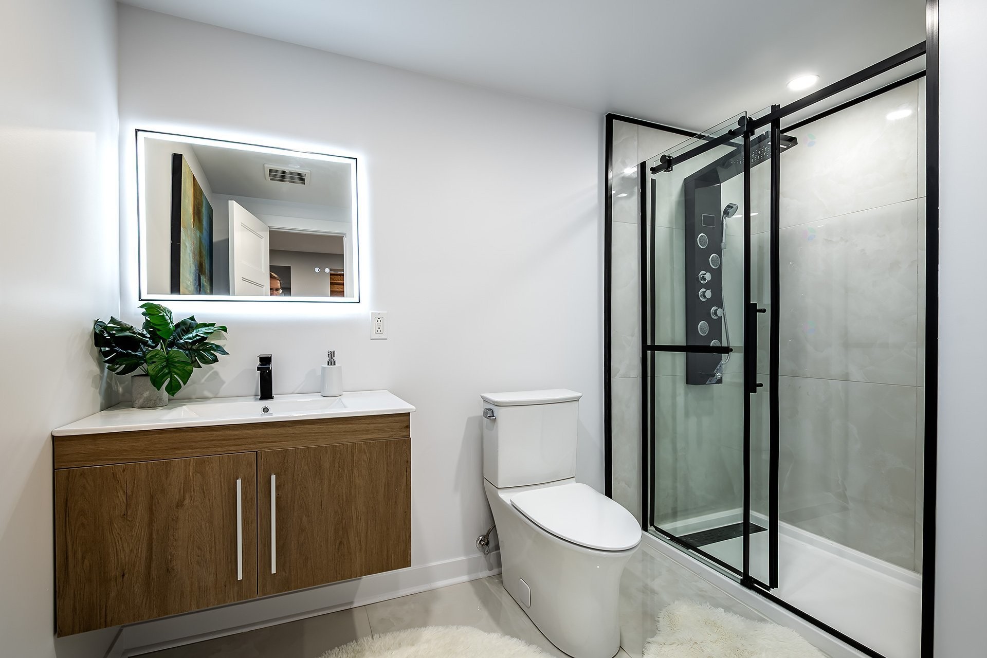 









5757


Av. Davies

,
Côte-Saint-Luc,




QC
H4W2R5

