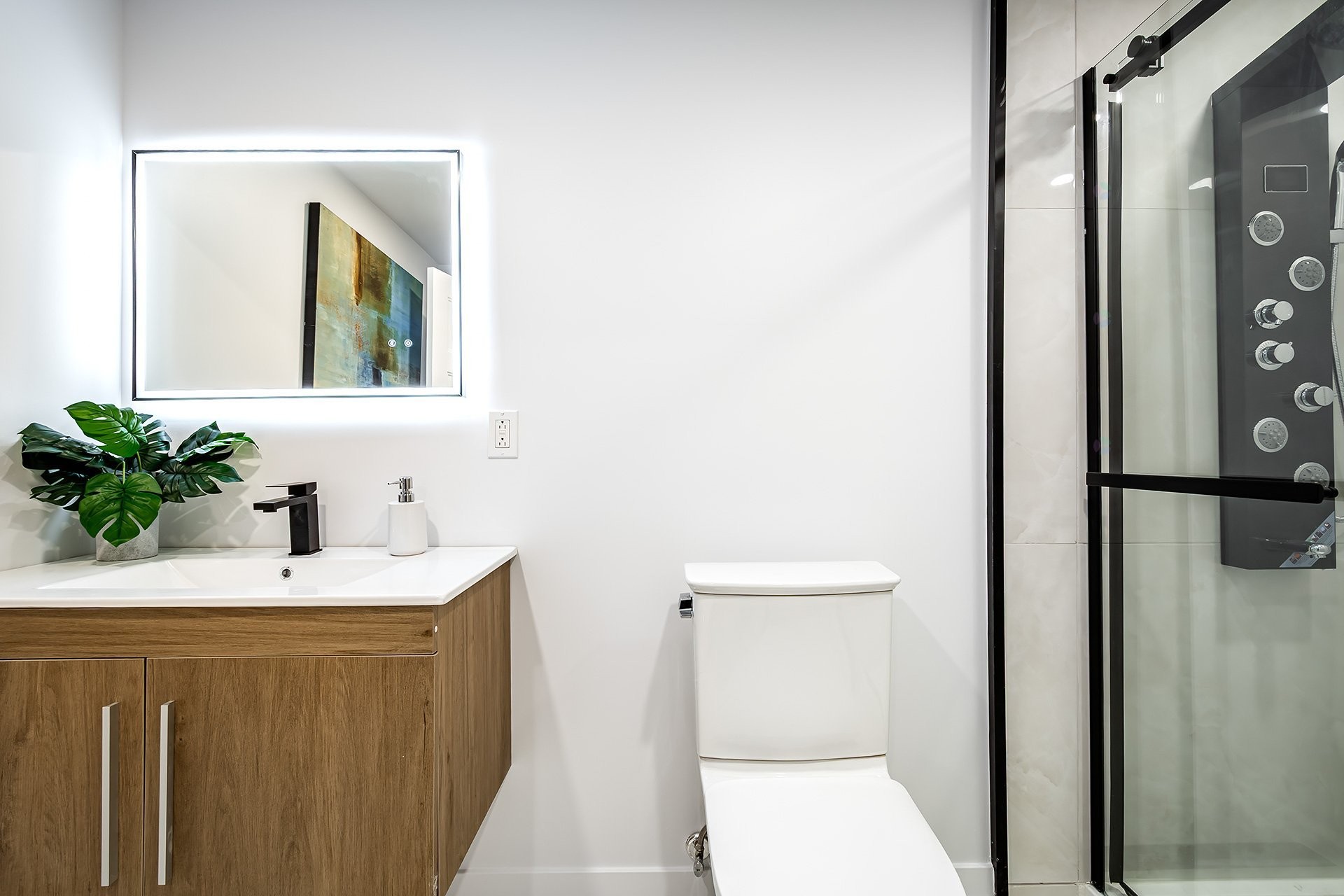 









5757


Av. Davies

,
Côte-Saint-Luc,




QC
H4W2R5

