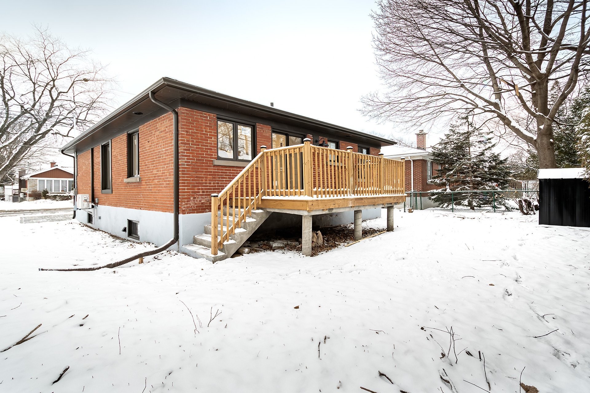 









5757


Av. Davies

,
Côte-Saint-Luc,




QC
H4W2R5

