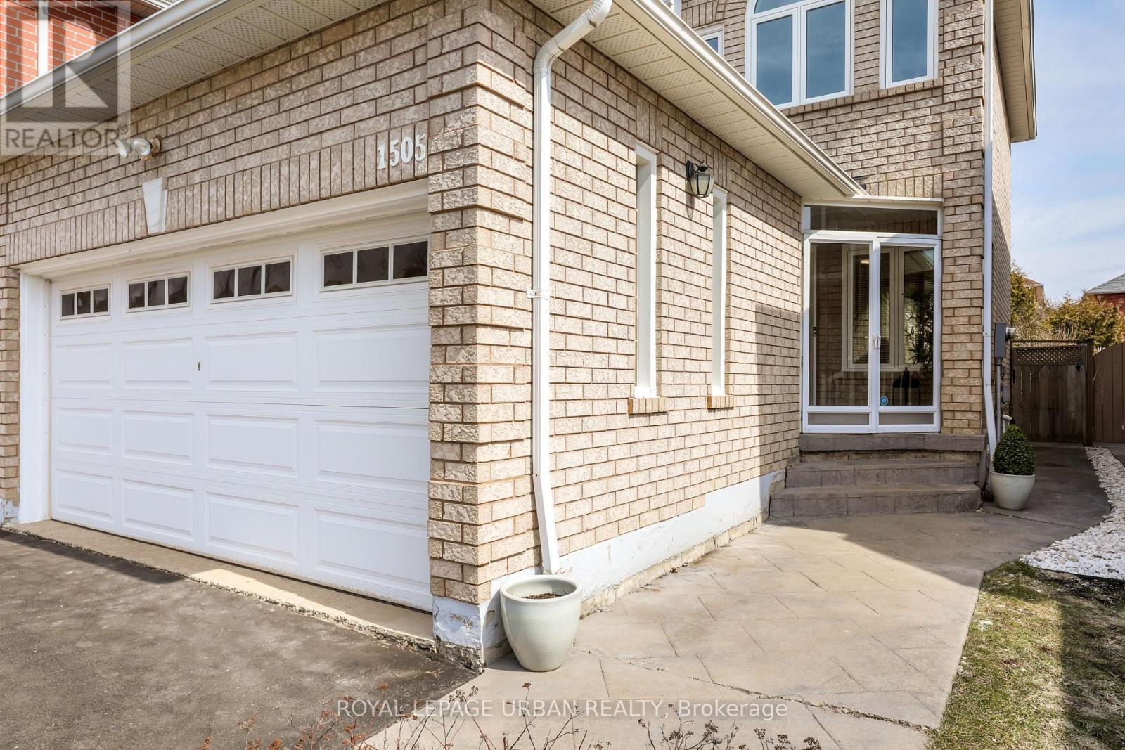 












1505 GARLAND CRESCENT

,
Pickering,




Ontario
L1V7B3

