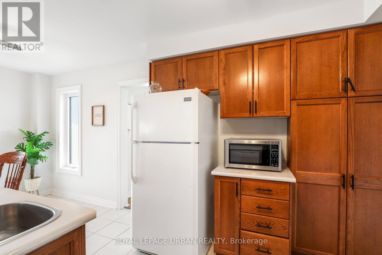 












1505 GARLAND CRESCENT

,
Pickering,




Ontario
L1V7B3

