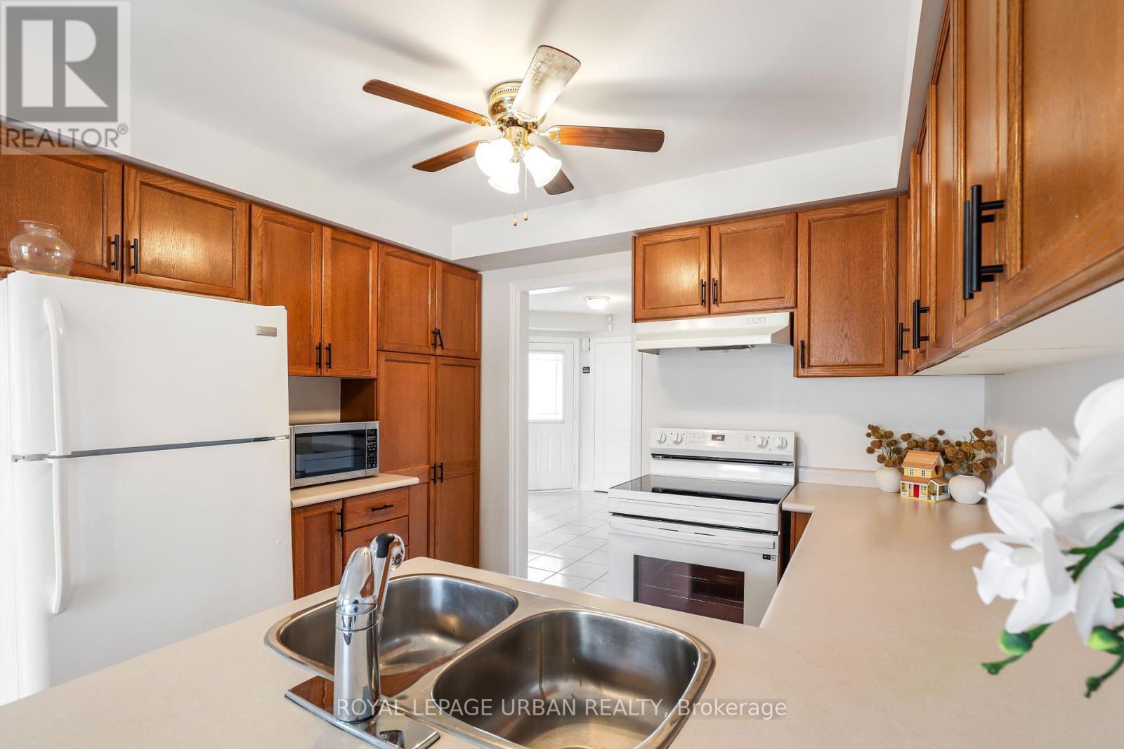 












1505 GARLAND CRESCENT

,
Pickering,




Ontario
L1V7B3

