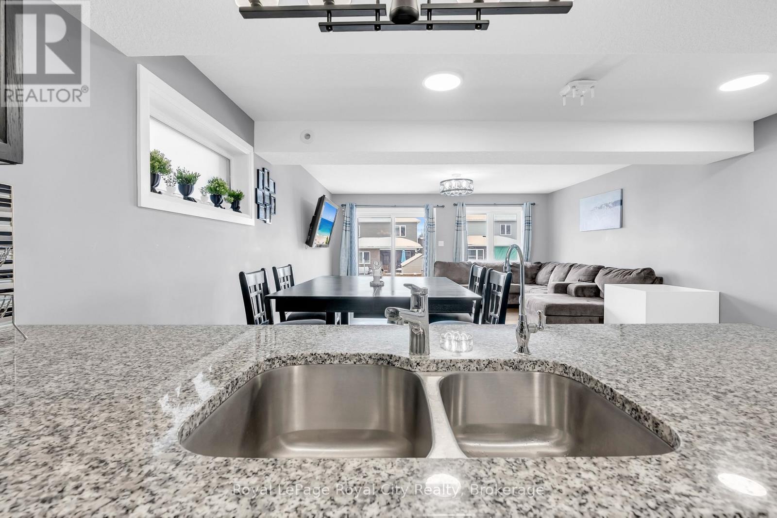 












181 HALLS DRIVE

,
Centre Wellington (Elora/Salem),




Ontario
N0B1S0

