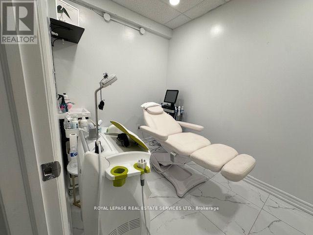 












102 - 7163 YONGE STREET

,
Markham,




Ontario
L3T2A9

