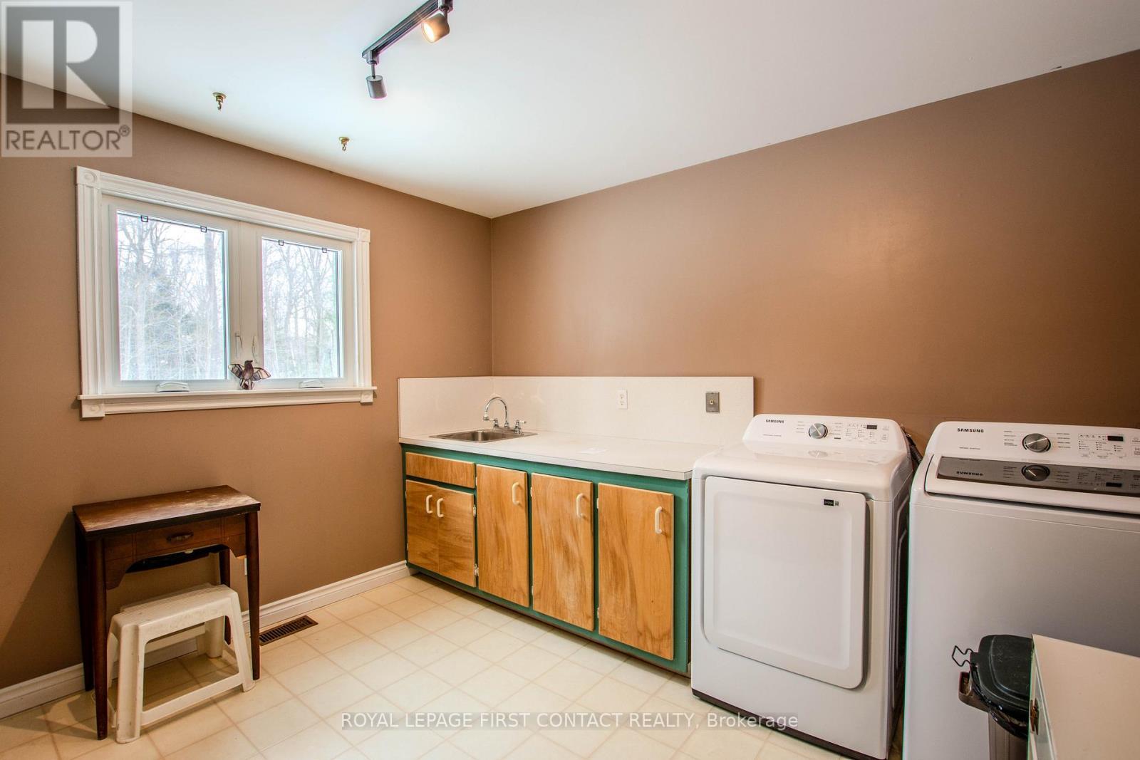 












607 BIG BAY POINT ROAD

,
Innisfil,




Ontario
L9S2N4

