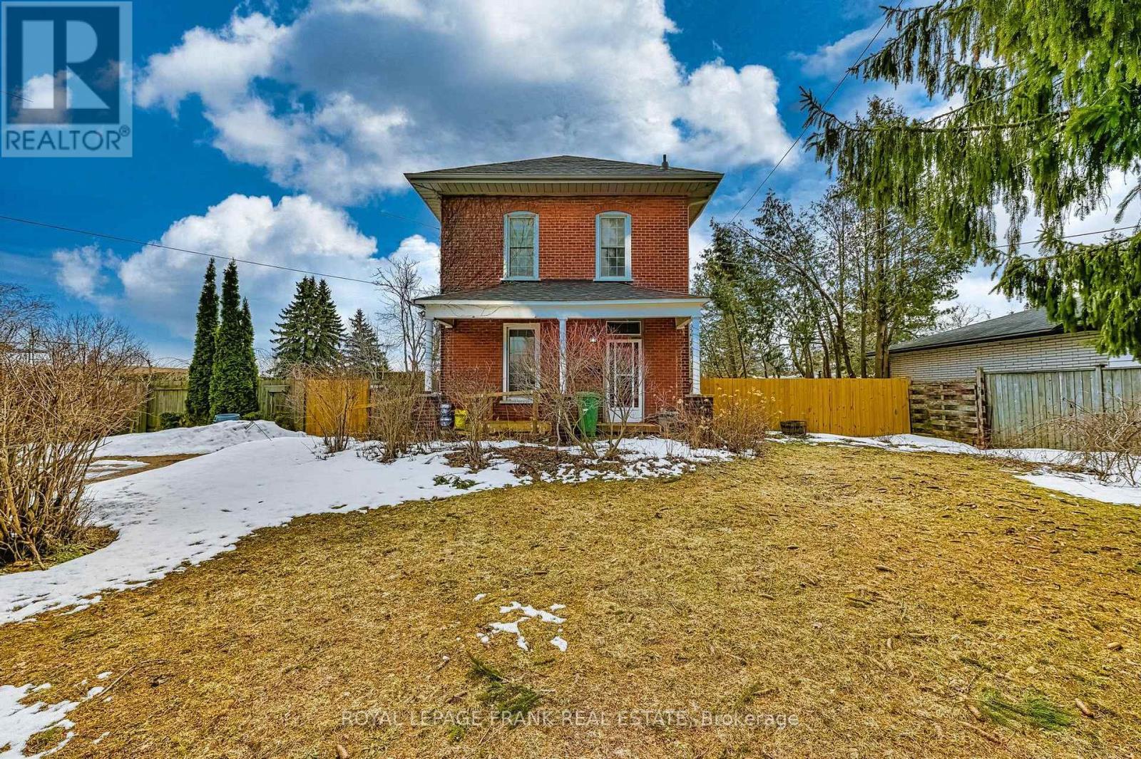 












865 PARKHILL ROAD W

,
Peterborough (Monaghan Ward 2),




Ontario
K9J6P2

