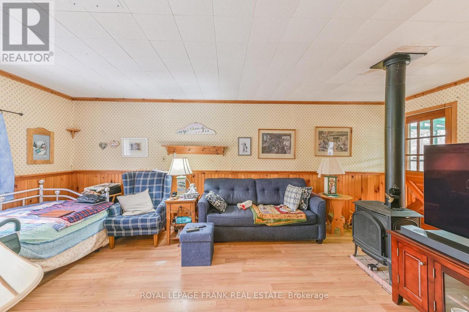 












865 PARKHILL ROAD W

,
Peterborough (Monaghan Ward 2),




Ontario
K9J6P2

