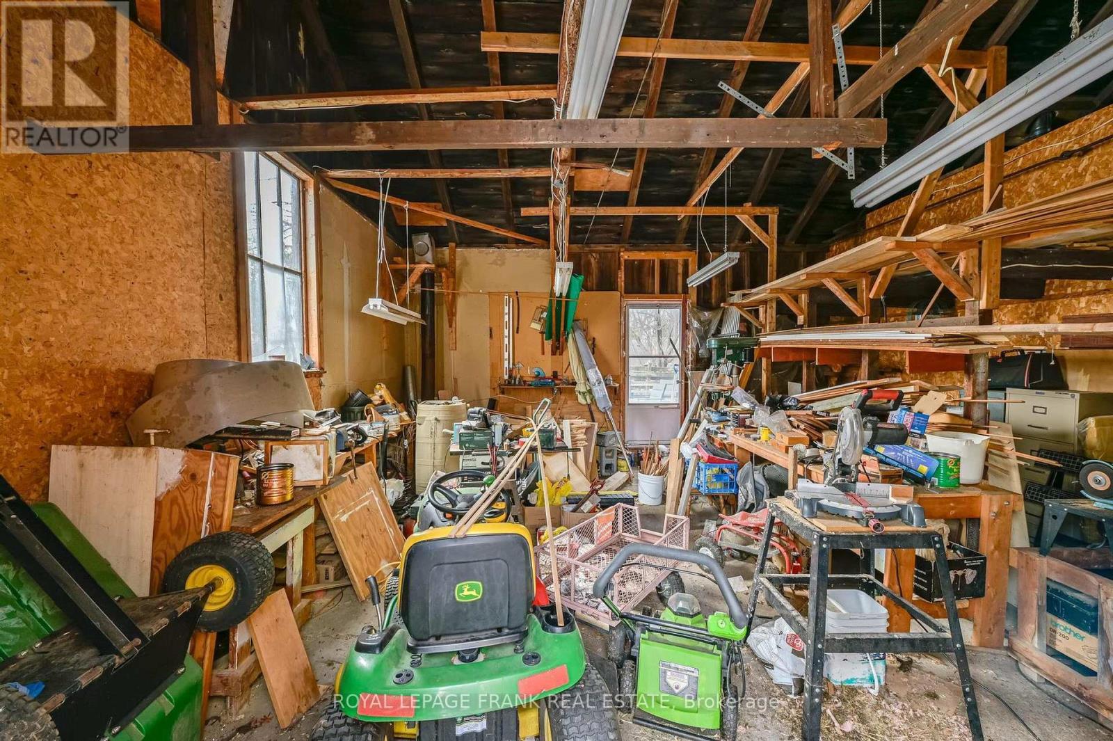 












865 PARKHILL ROAD W

,
Peterborough (Monaghan Ward 2),




Ontario
K9J6P2

