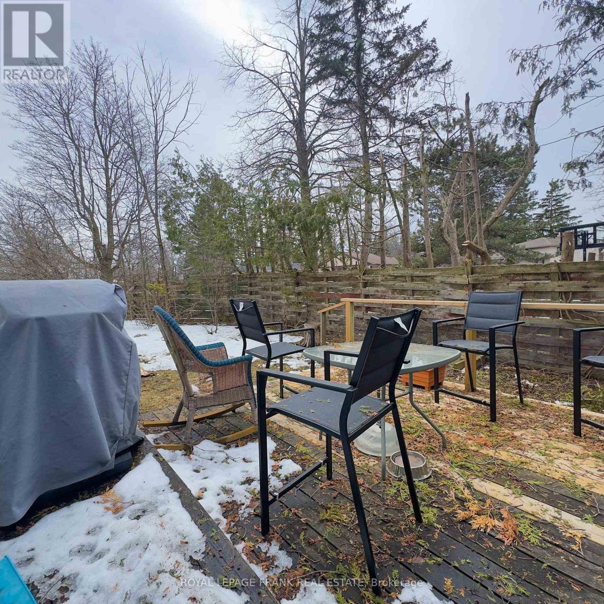 












865 PARKHILL ROAD W

,
Peterborough (Monaghan Ward 2),




Ontario
K9J6P2

