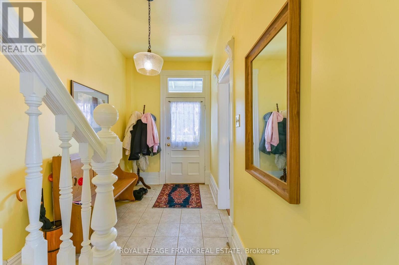 












865 PARKHILL ROAD W

,
Peterborough (Monaghan Ward 2),




Ontario
K9J6P2

