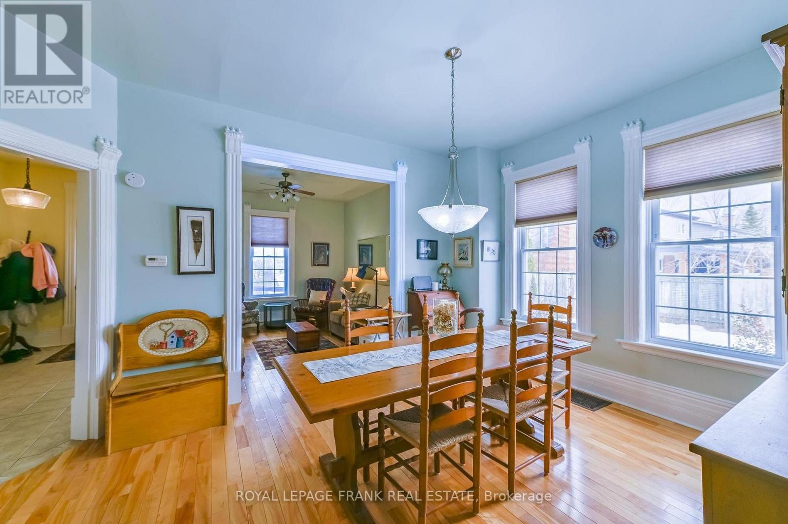 












865 PARKHILL ROAD W

,
Peterborough (Monaghan Ward 2),




Ontario
K9J6P2

