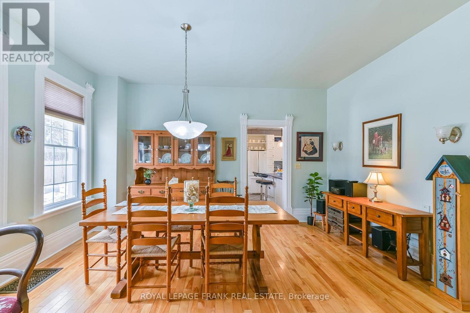 












865 PARKHILL ROAD W

,
Peterborough (Monaghan Ward 2),




Ontario
K9J6P2

