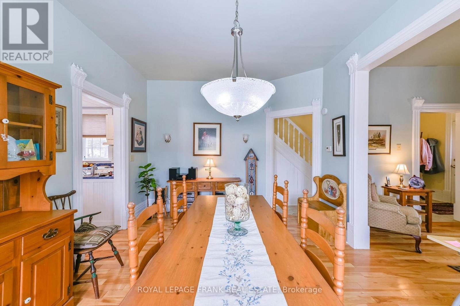 












865 PARKHILL ROAD W

,
Peterborough (Monaghan Ward 2),




Ontario
K9J6P2

