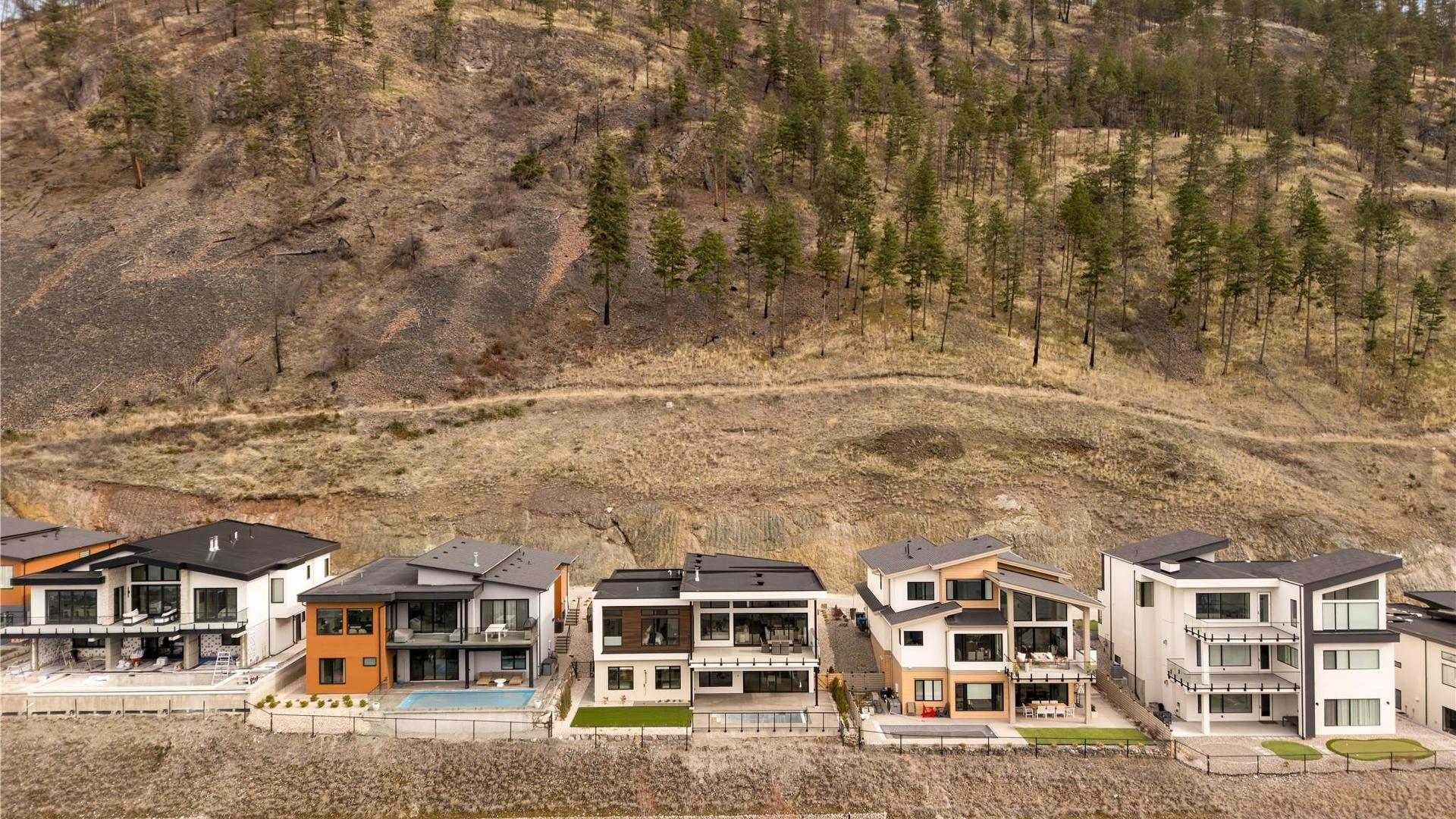 









573


Clifton

Court,
Kelowna,




BC
V1V 0B7

