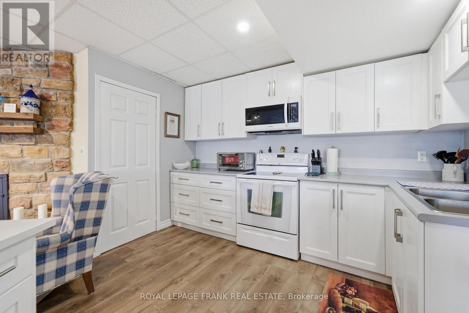 












197 MCGILL DRIVE

,
Kawartha Lakes (Janetville),




Ontario
K9V4R4

