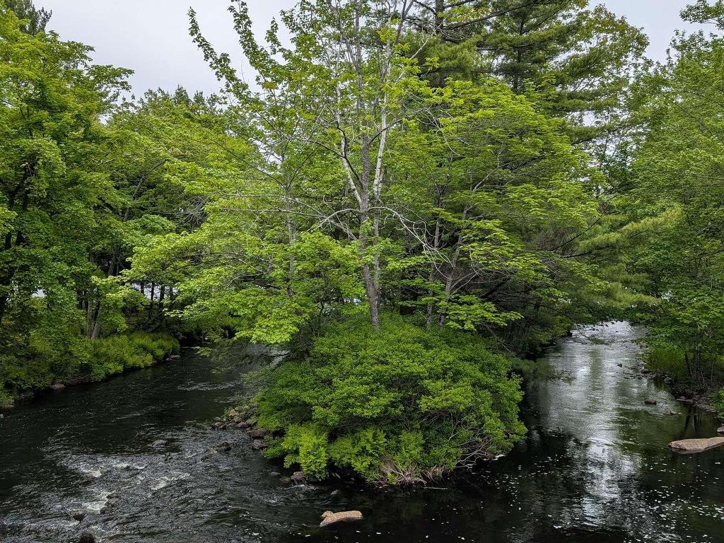 












67 Station Road

,
Kinsac,







NS
B4G 1C8

