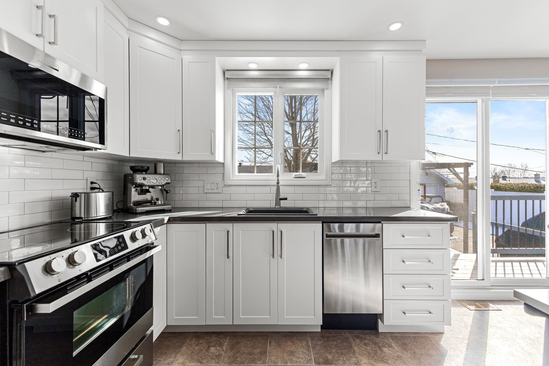 









1150


Rue de Liesse

,
Gatineau (Masson-Angers),




QC
J8M1H8

