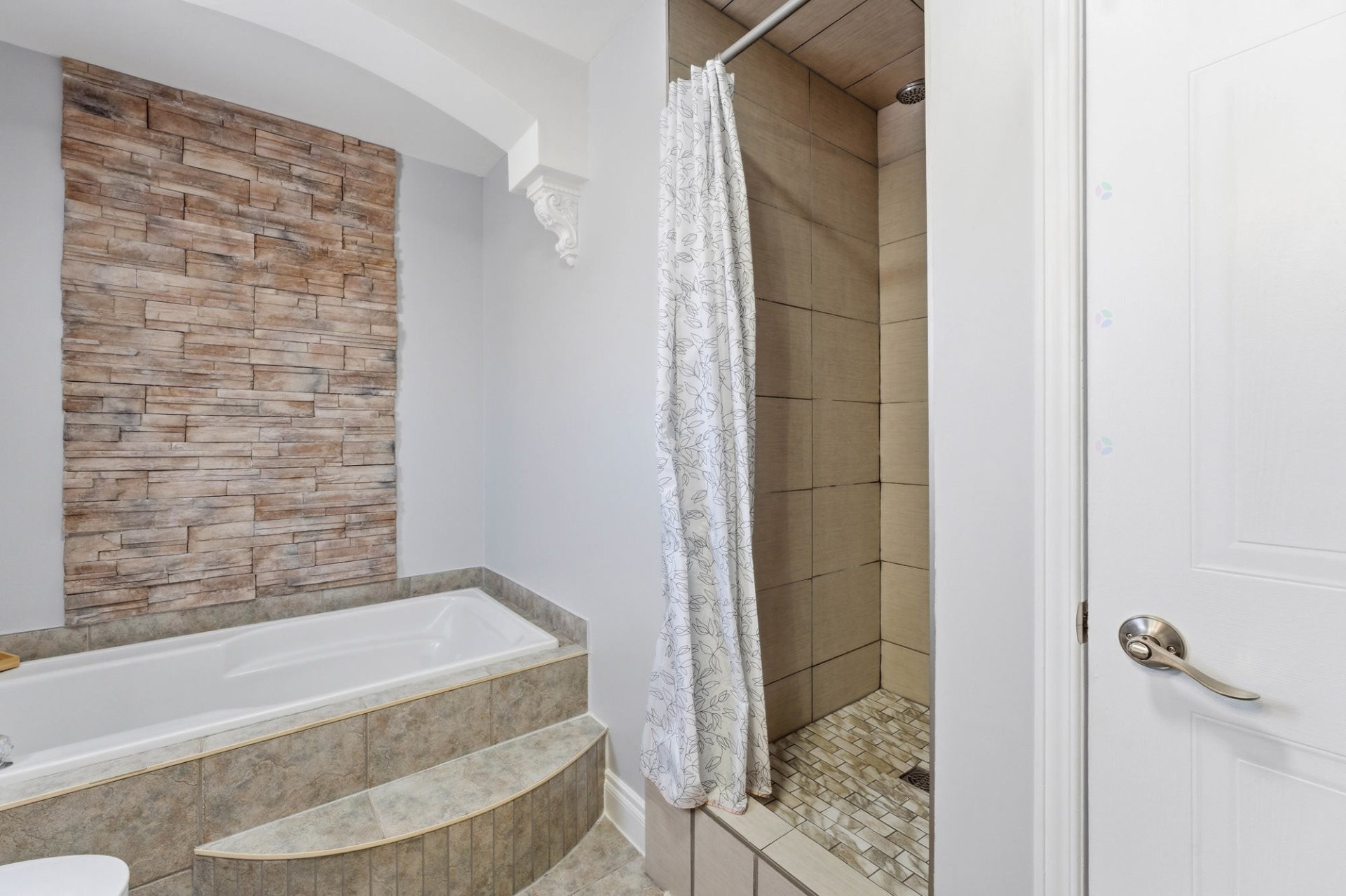 









3298


Rue de Bergerac

,
Longueuil (Le Vieux-Longueuil),




QC
J4M2X8

