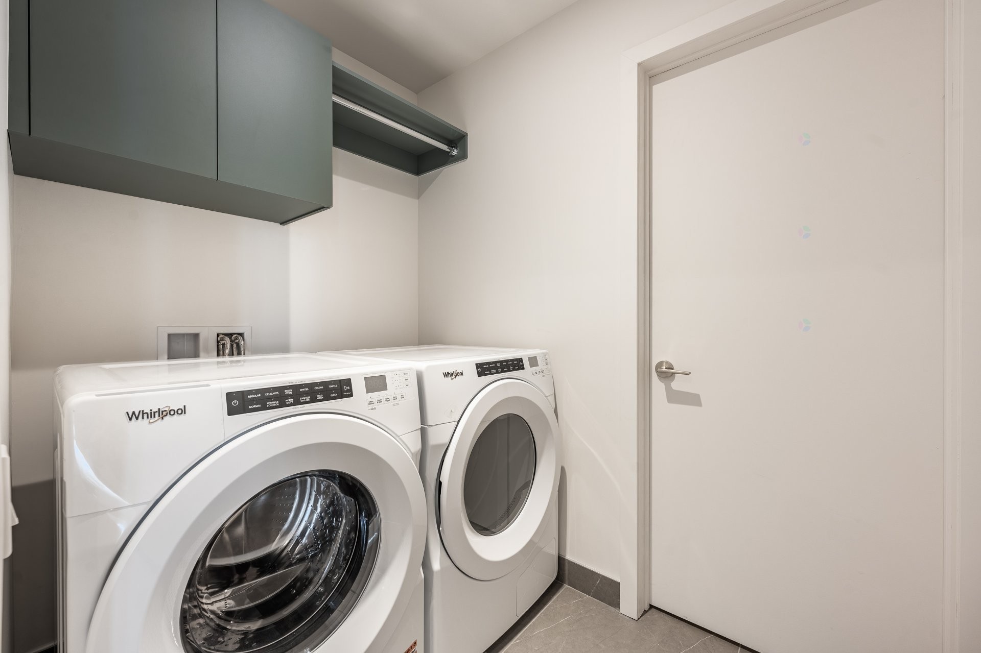 









2530


Ch. du Canal

, 204,
Chambly,




QC
J3L5G6

