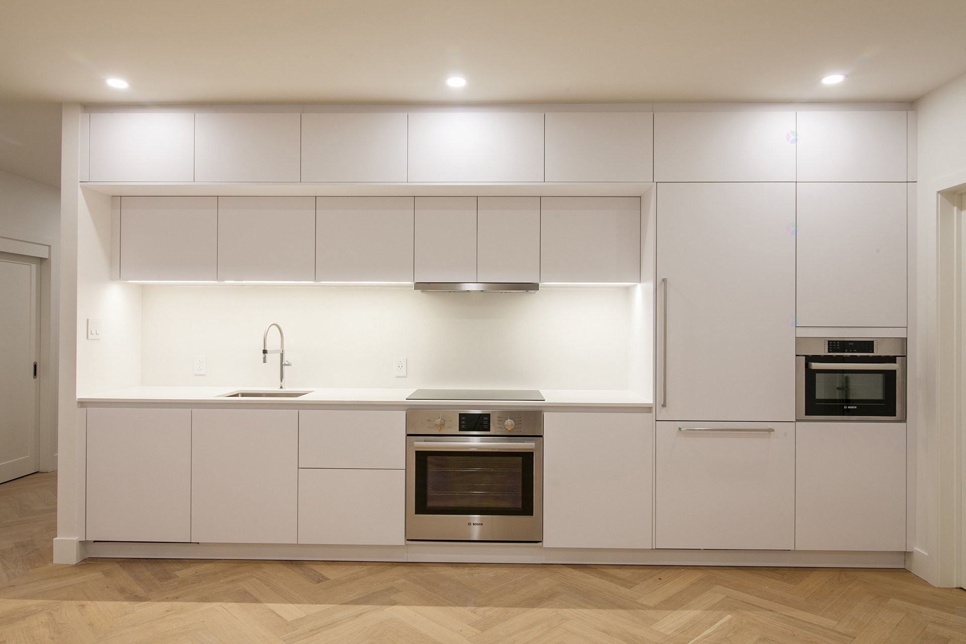 









266


Av. Lansdowne

, 4,
Westmount,




QC
H3Z1M1

