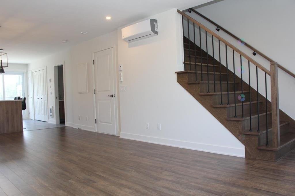 









3888


Rue Bernard-Hubert

,
Longueuil (Saint-Hubert),




QC
J3Y0R3

