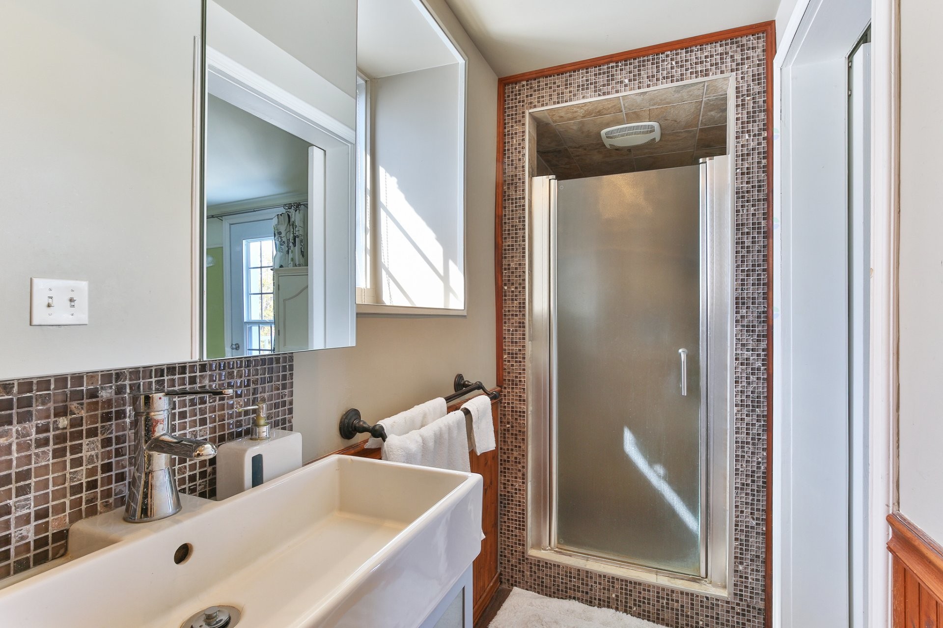 









203


Route 221 S.

,
Lacolle,




QC
J0J1J0

