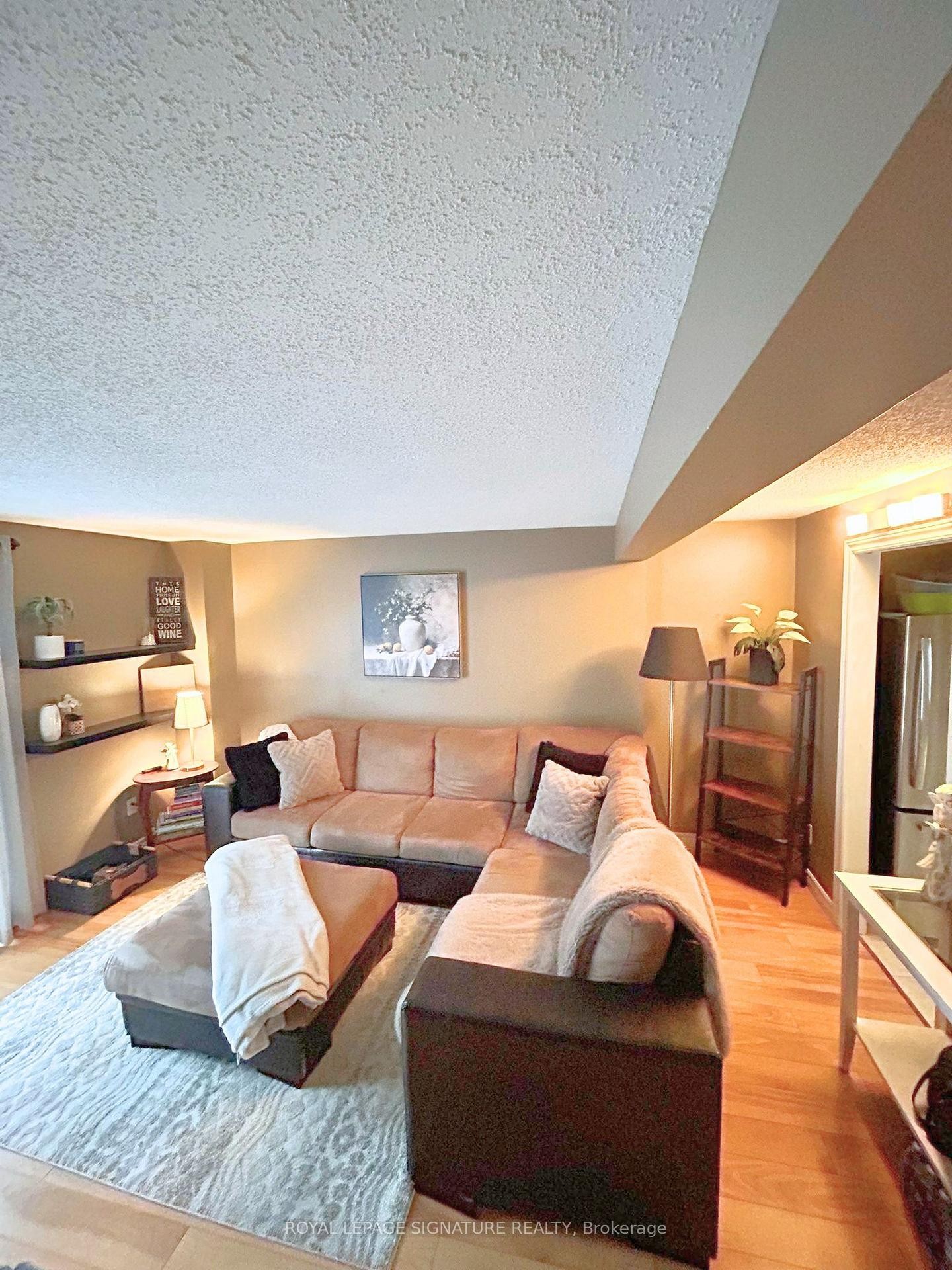 









276


Benesfort

Crescent,
Kitchener,




ON
N2N 3B5

