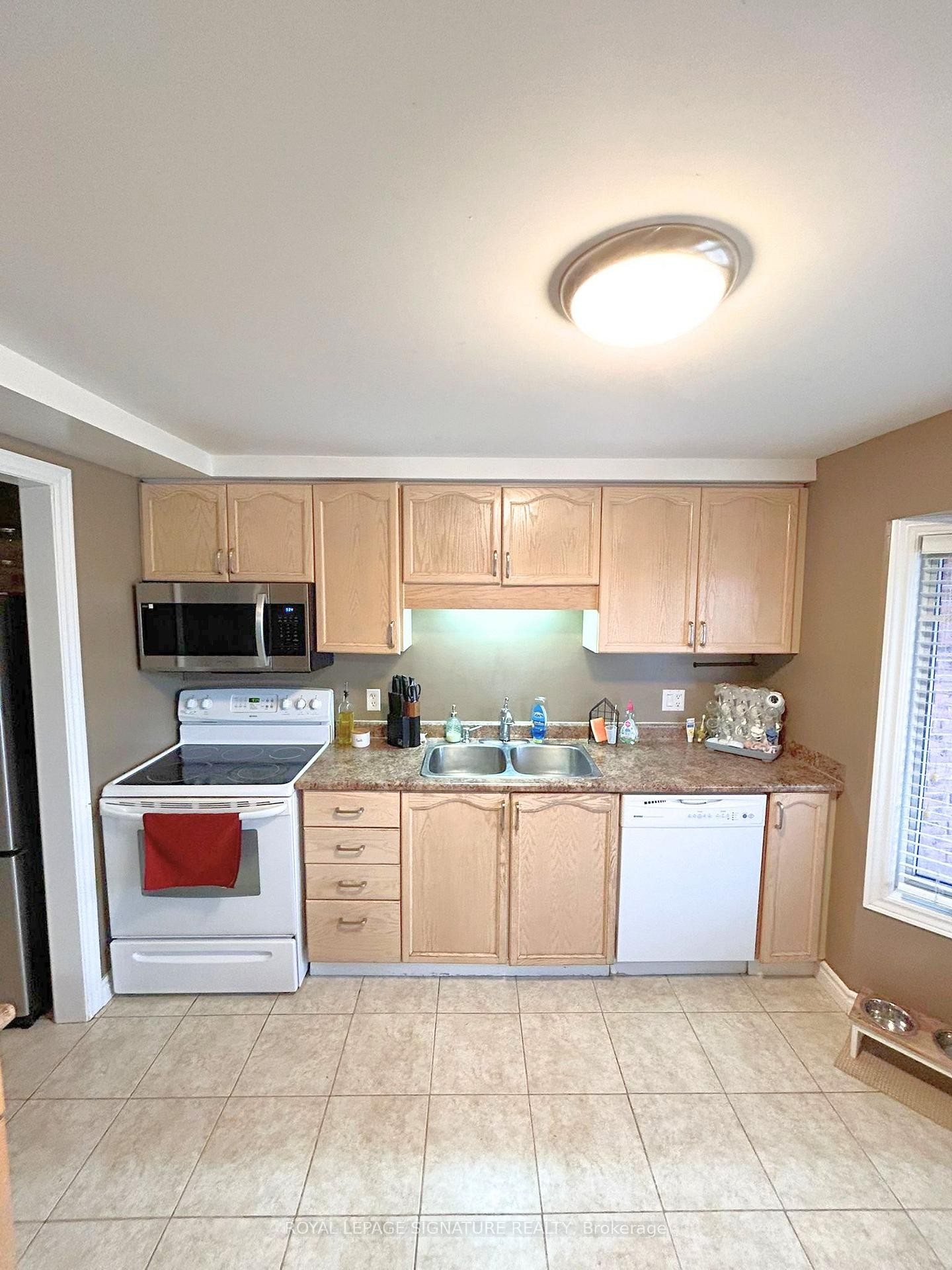 









276


Benesfort

Crescent,
Kitchener,




ON
N2N 3B5

