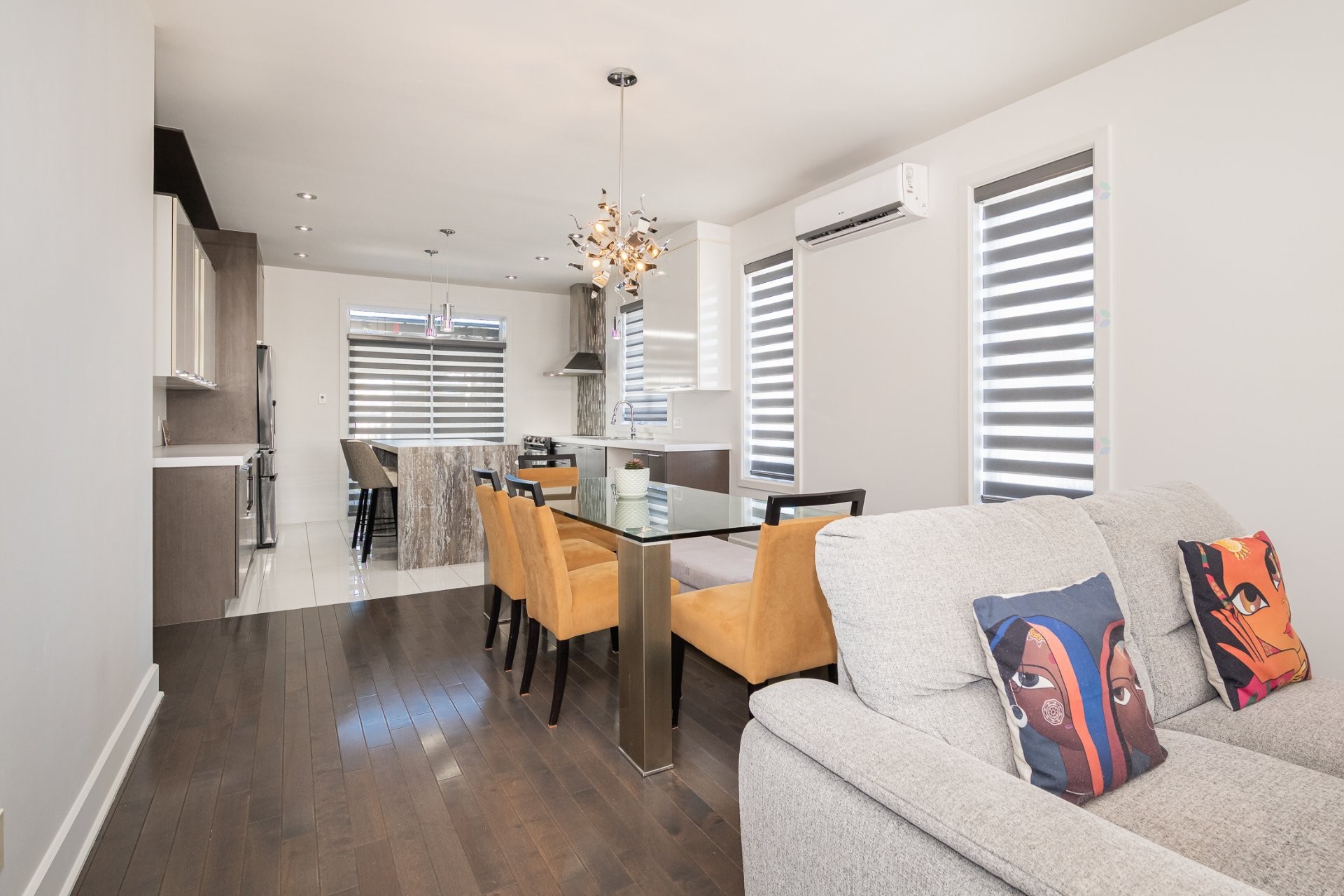 









16860


Rue Jacques-Cartier

,
Mirabel,




QC
J7J0M1

