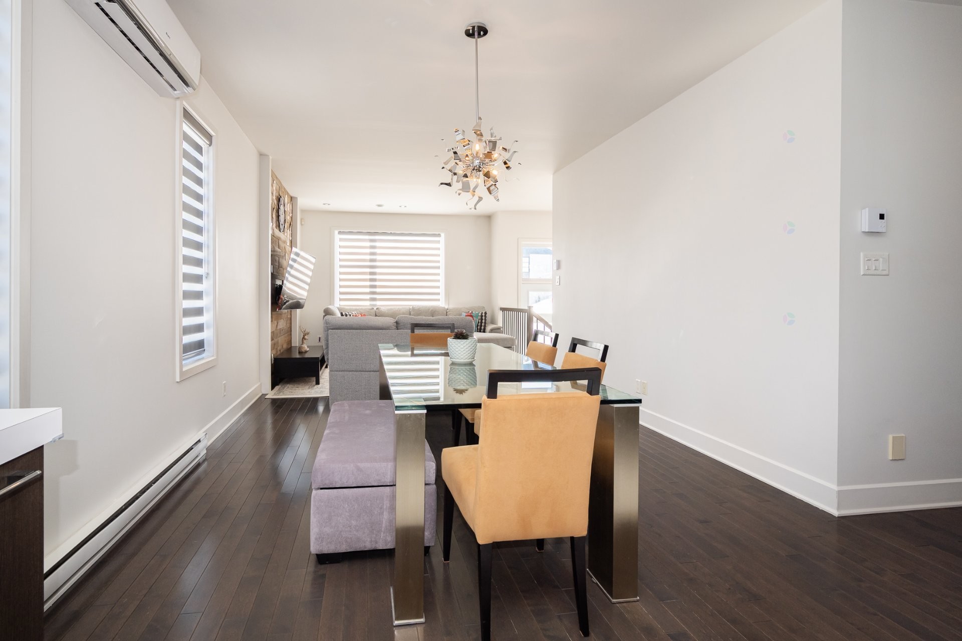 









16860


Rue Jacques-Cartier

,
Mirabel,




QC
J7J0M1

