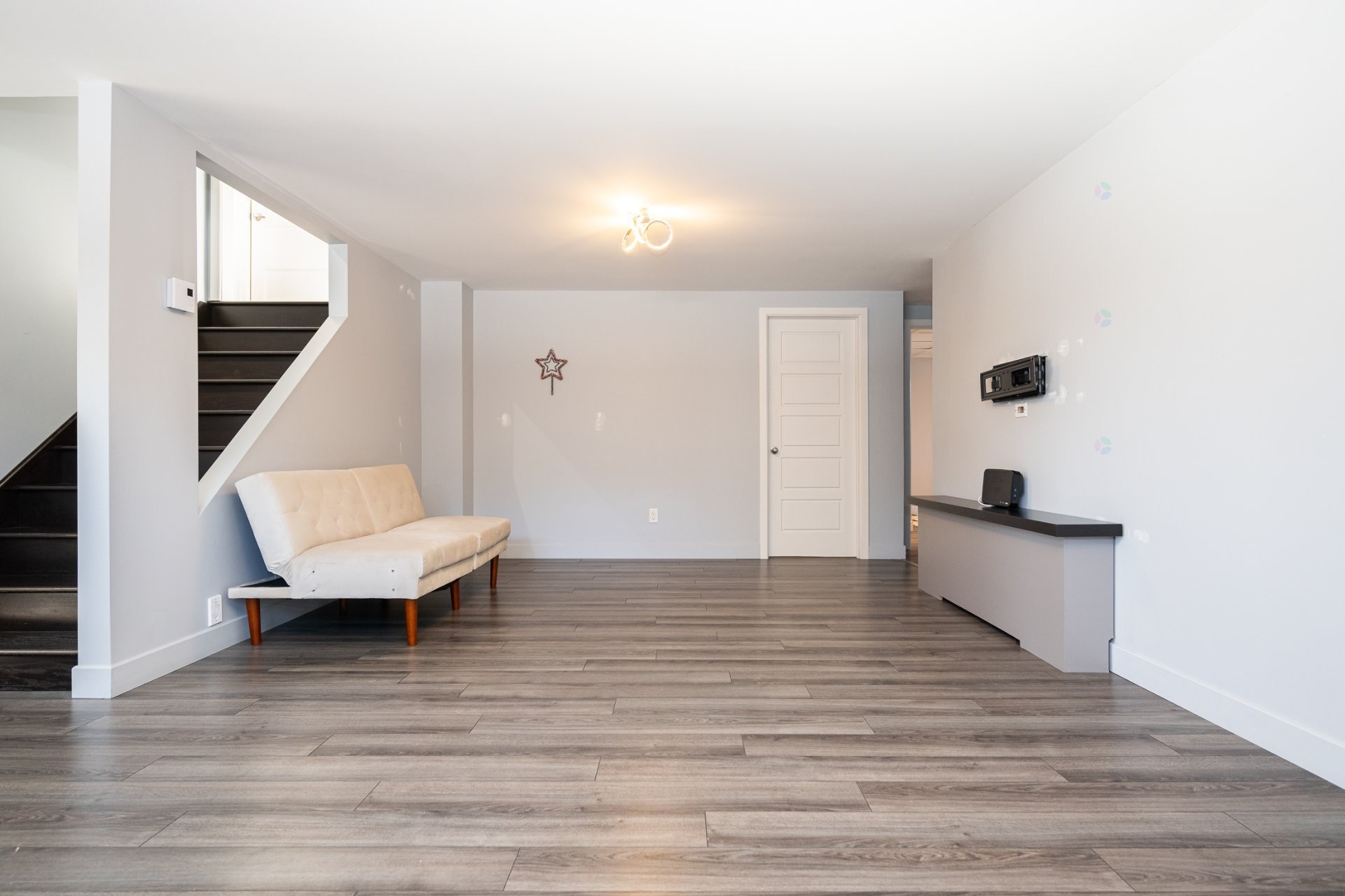 









16860


Rue Jacques-Cartier

,
Mirabel,




QC
J7J0M1

