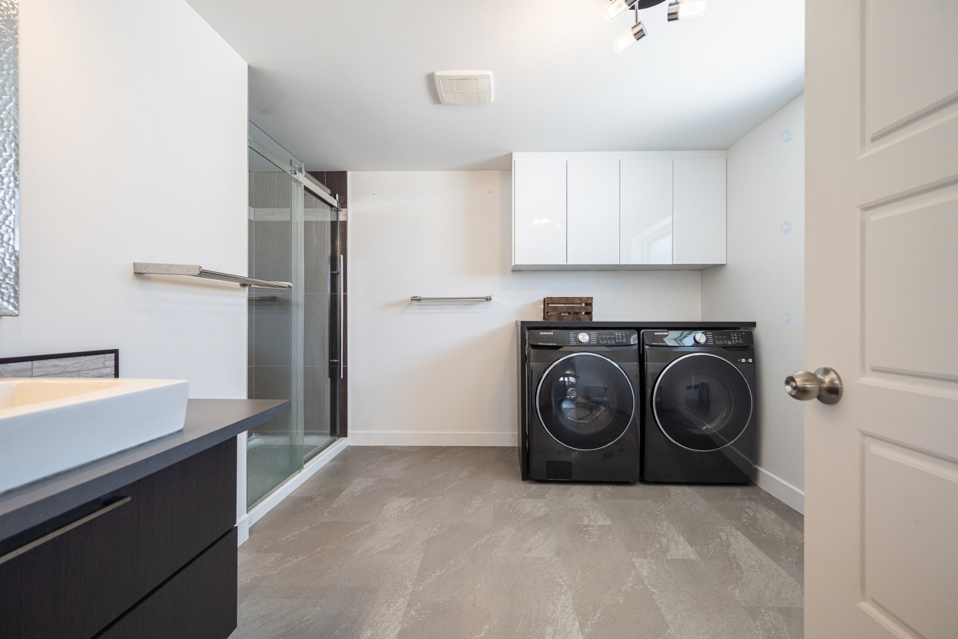 









16860


Rue Jacques-Cartier

,
Mirabel,




QC
J7J0M1

